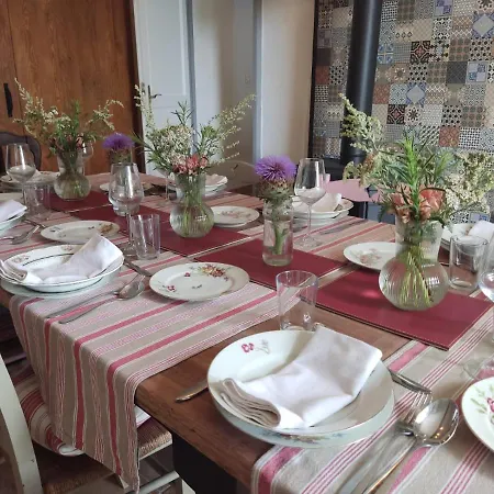 Bed & Breakfast Les Houstalous *