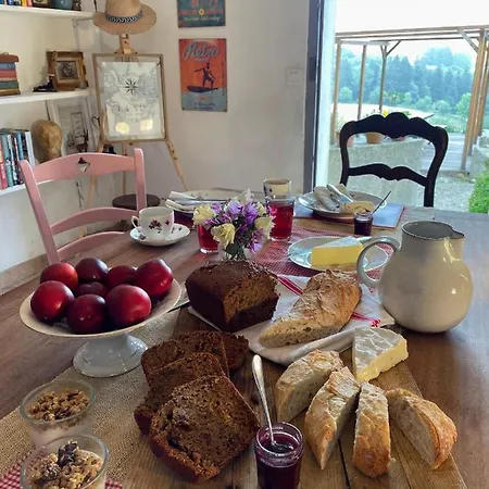 Bed & Breakfast Les Houstalous *