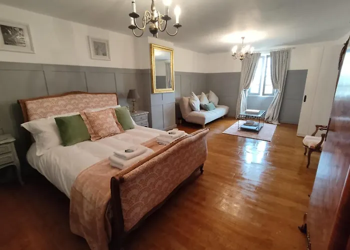 Panzió Les Houstalous Lacombe