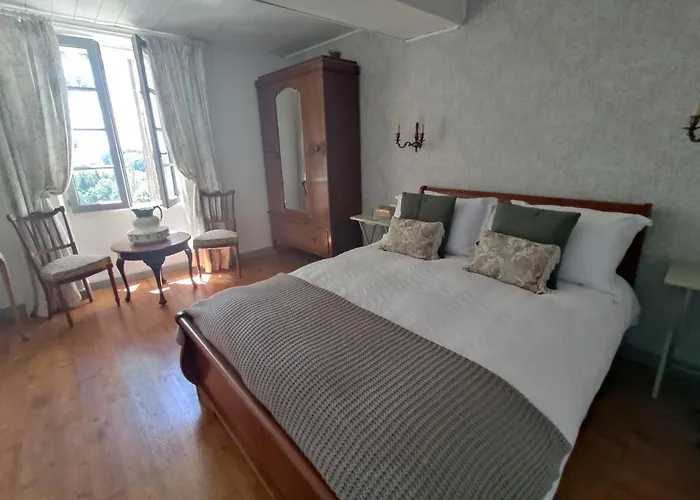 ベッド・アンド・ブレックファスト Les Houstalous Lacombe